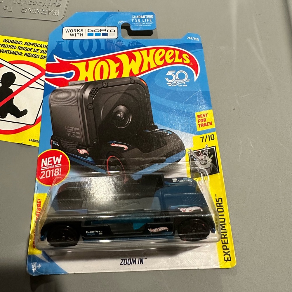 Hot Wheels Experimotors (2017) Black Zoom In Toy Car 7/10 - (Short Card)